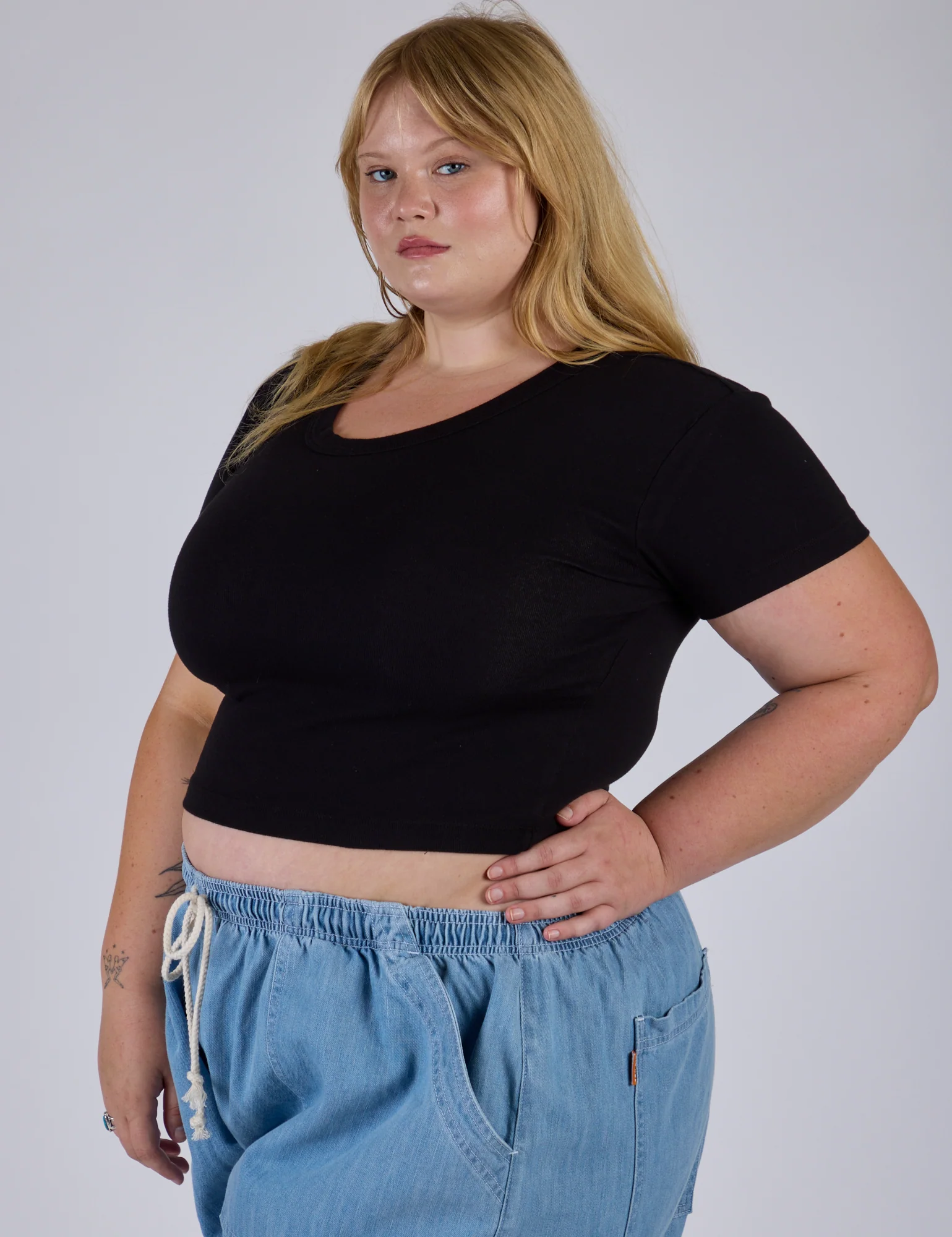 Cropped Baby Tee - Basic Black - Image 13