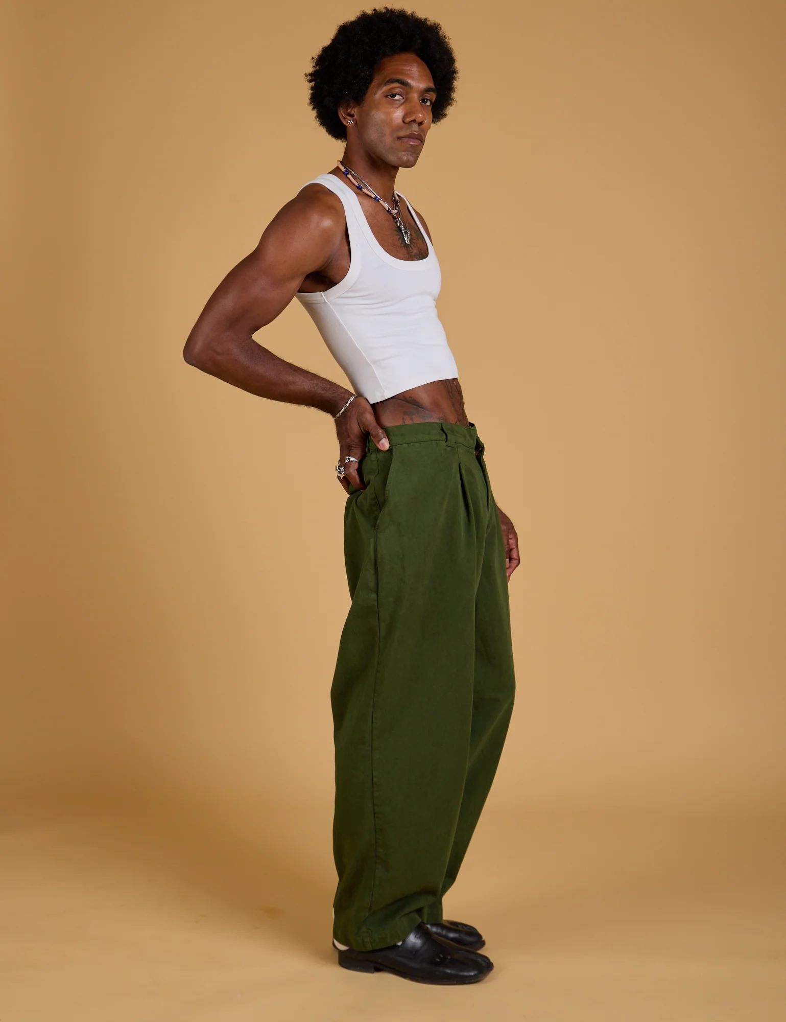 Baggy Mid-Rise Trousers - Evergreen - Image 15