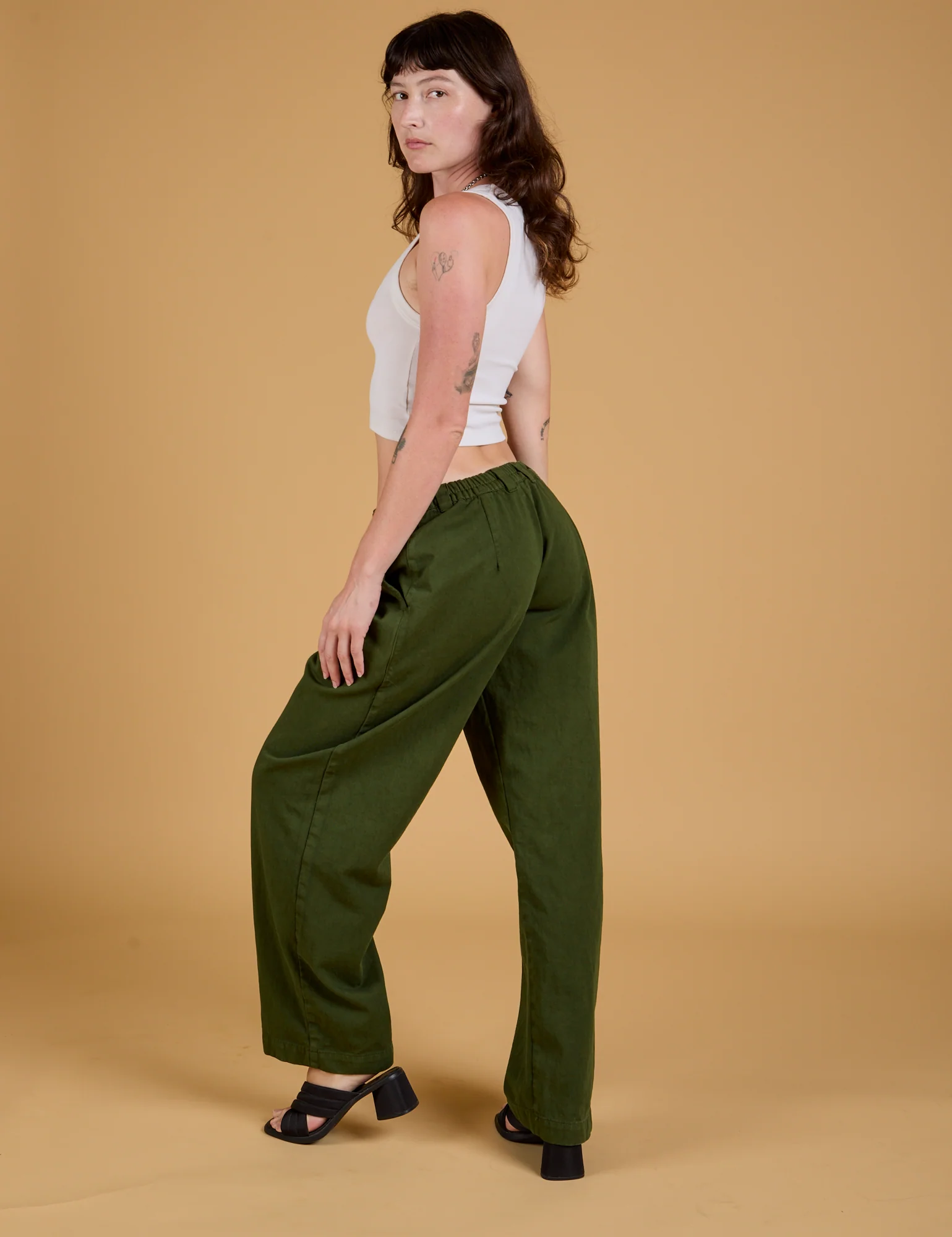 Baggy Mid-Rise Trousers - Evergreen - Image 25
